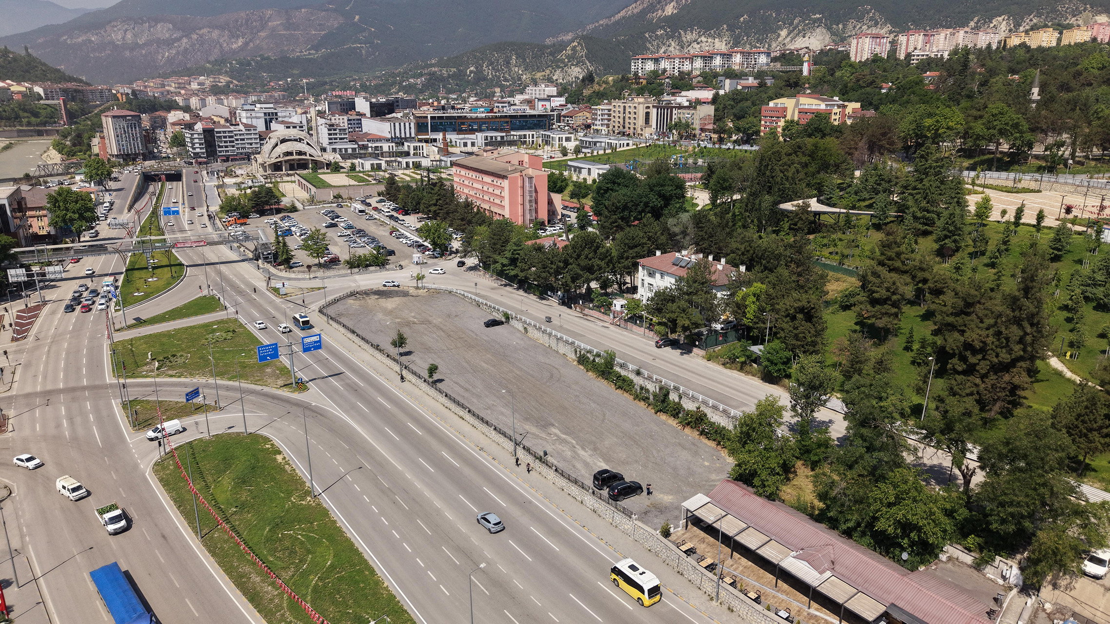 Şehrimize 600 Araçlık Otopark Kazandırdık