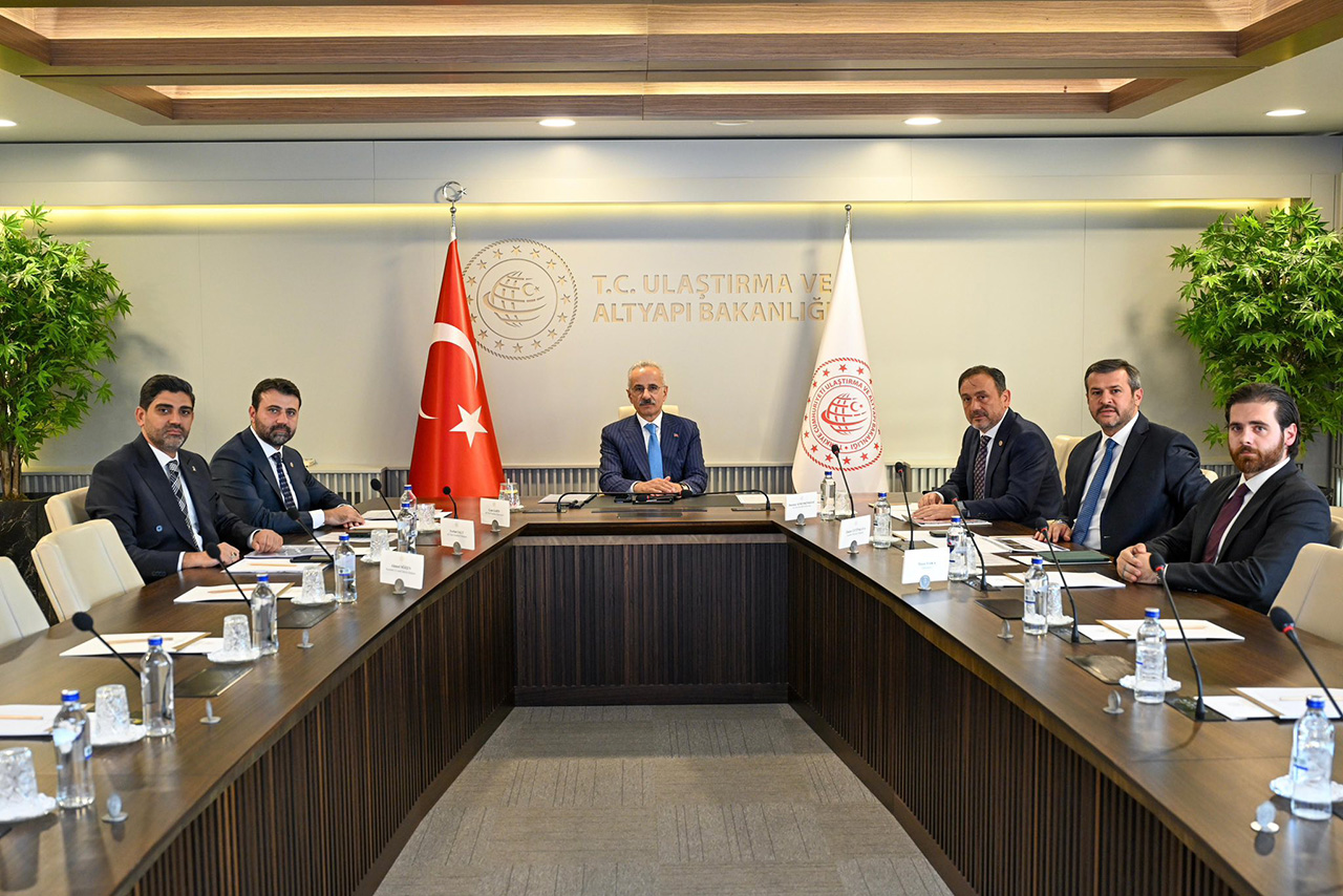 Ulaştırma ve Altyapı Bakanımız Sayın Abdulkadir Uraloğlu’na Ziyaret Fotoğraf 5