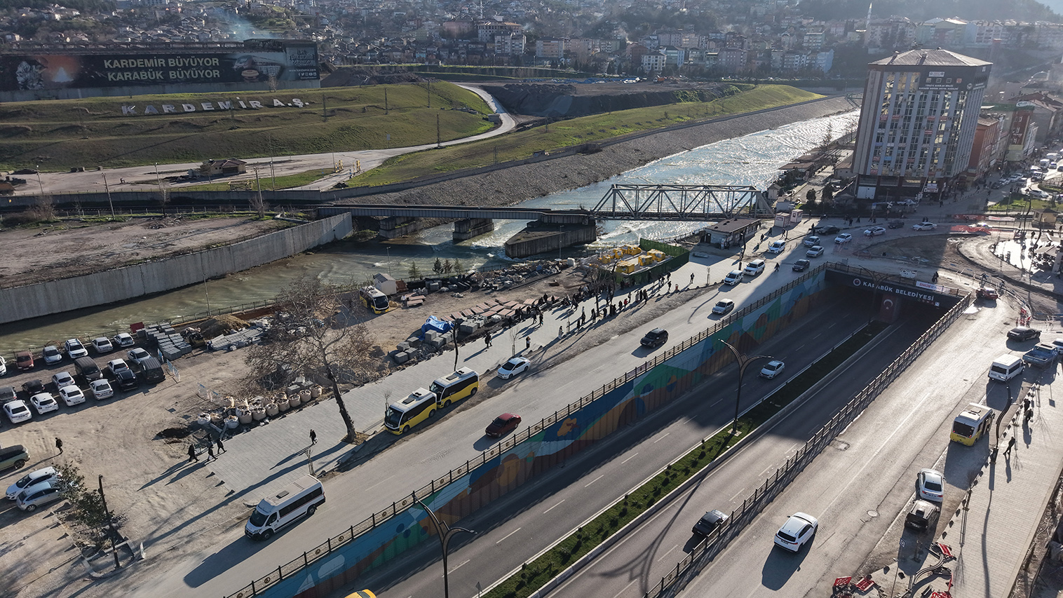 Yeni Nesil Ulaşım Konforu: Kapalı ve Klimalı Duraklar