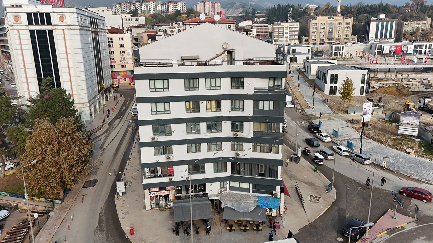 Albay Karaoğlanoğlu Caddesi Fotoğraf 3