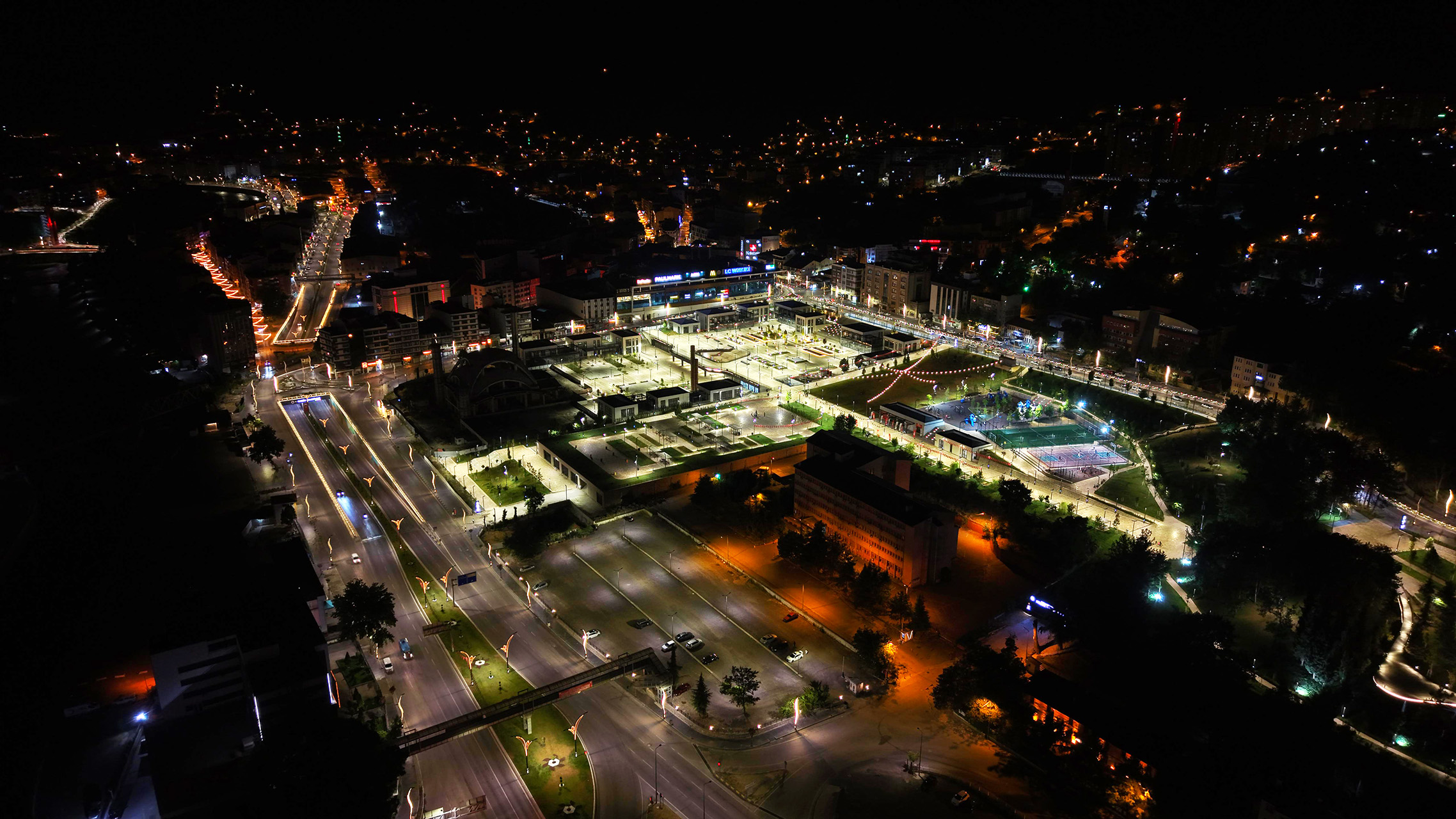 Karabük Millet Bahçesi ve Kent Meydanı