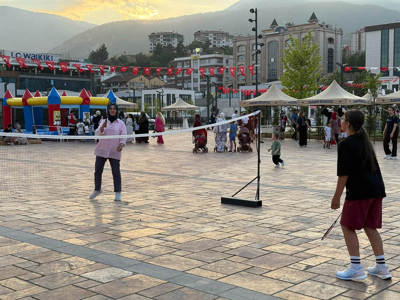 Çocuklar İçin Yaz Şenliği