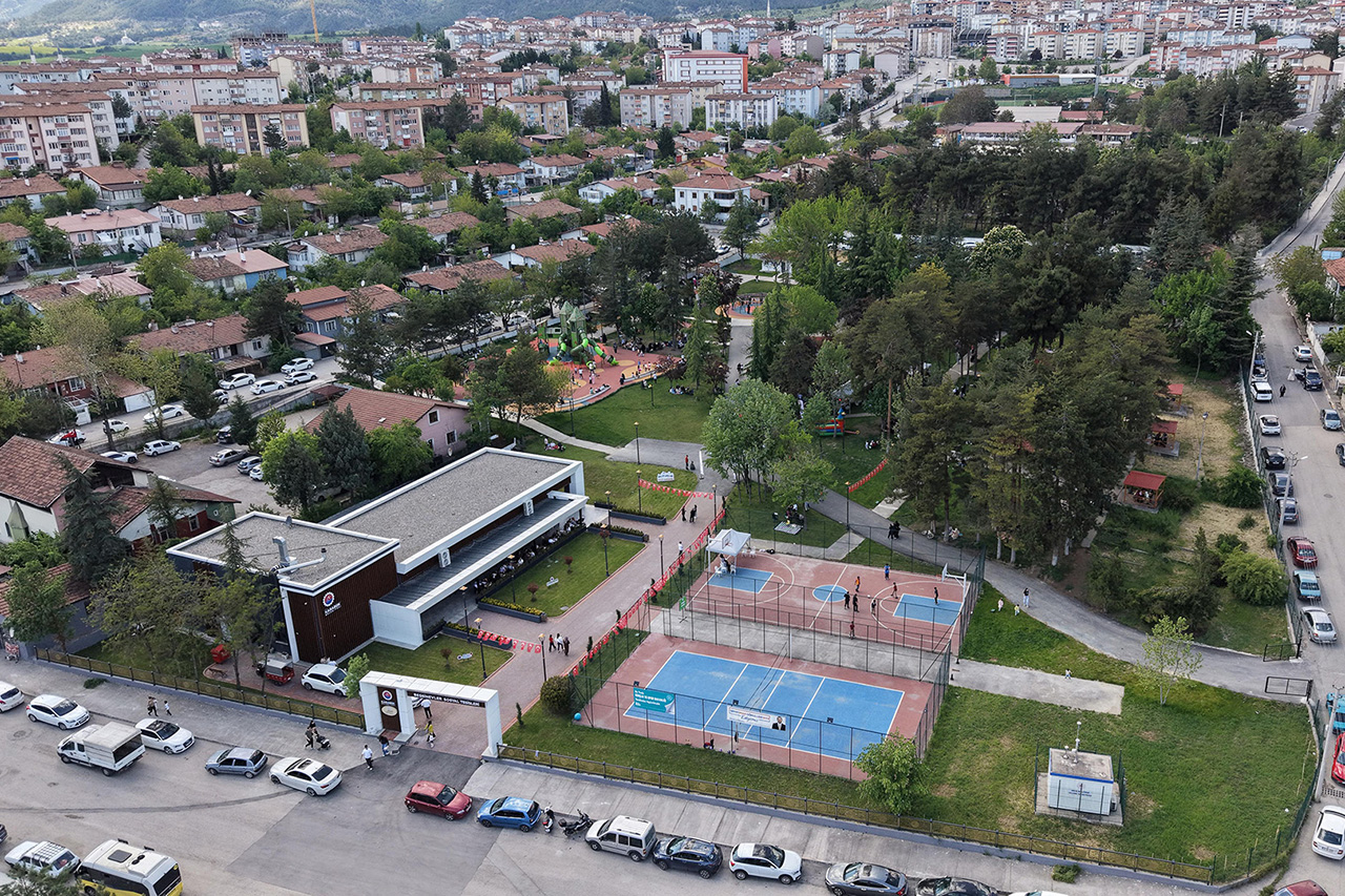 Yeşilin İçinde, Huzurun Yanı Başında