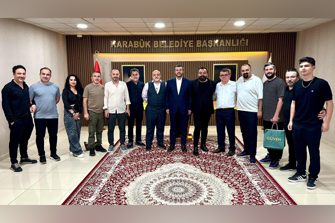 Şehrimizin Emektar Berberlerini ve Kıymetli Kadın Kuaförümüzü Belediyemizde Ağırladık