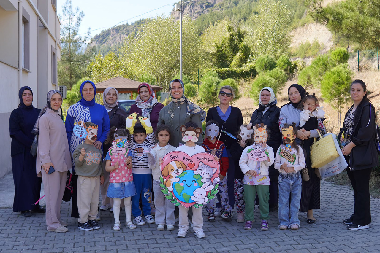 Minik Öğrencilerden Can Dostlara Anlamlı Ziyaret