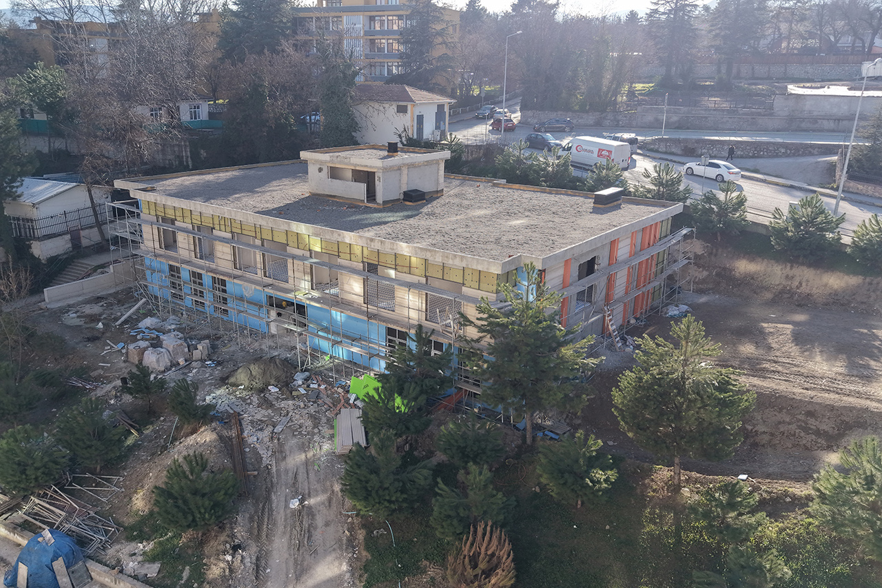 Yücel & Recep Özçelik Aktif Yaş Alma Merkezi’nde Çalışmalar Aralıksız Sürüyor