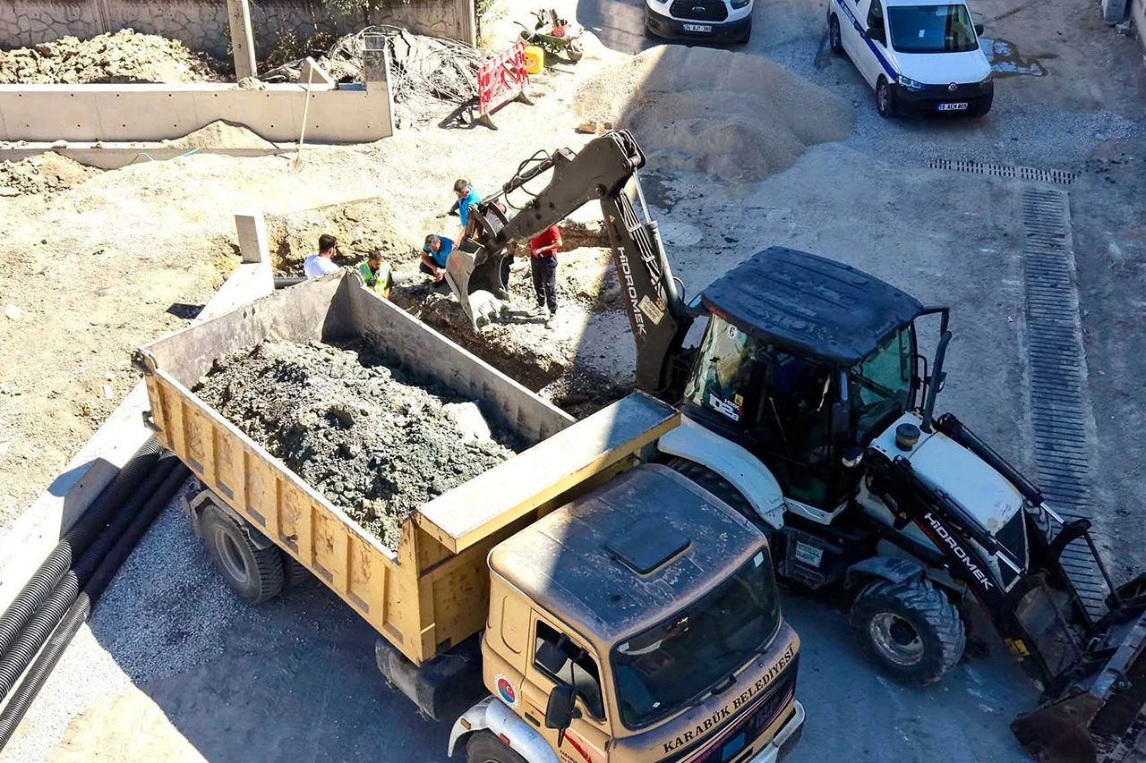 Kanalizasyon, Yağmur Suyu Drenaj Hattı ve Yağmur Mazgalı İmalatlarımızı Sürdürüyoruz