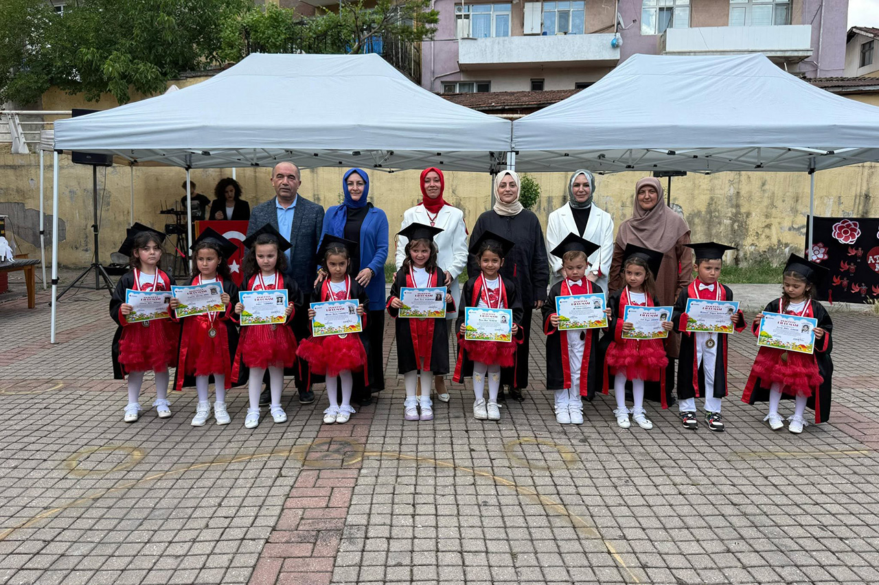 Atatürk Mahallesi KAMER Kreş Öğrencilerinin Mezuniyet Töreni Düzenlendi
