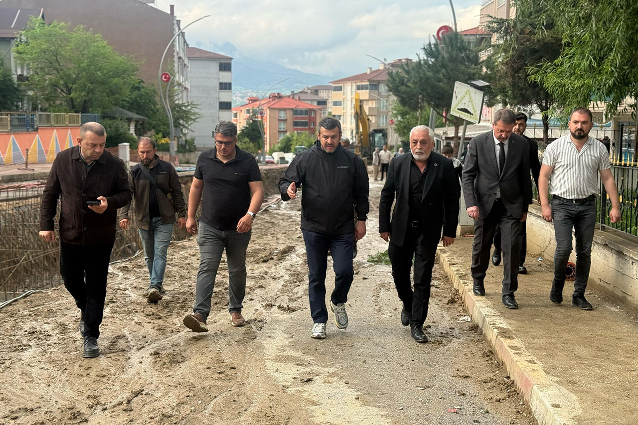 Başkan Çetinkaya Dere Islahı Çalışmalarını Yerinde İnceledi