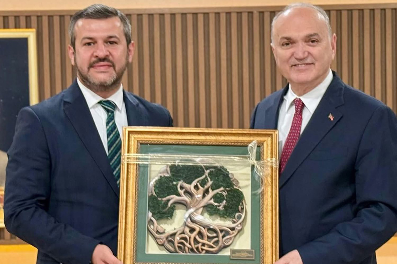 Düzce Belediye Başkanı ve Önceki Dönem Bilim, Sanayi ve Teknoloji Bakanımız Sayın Dr. Faruk Özlü’den Başkan Çetinkaya’ya Ziyaret