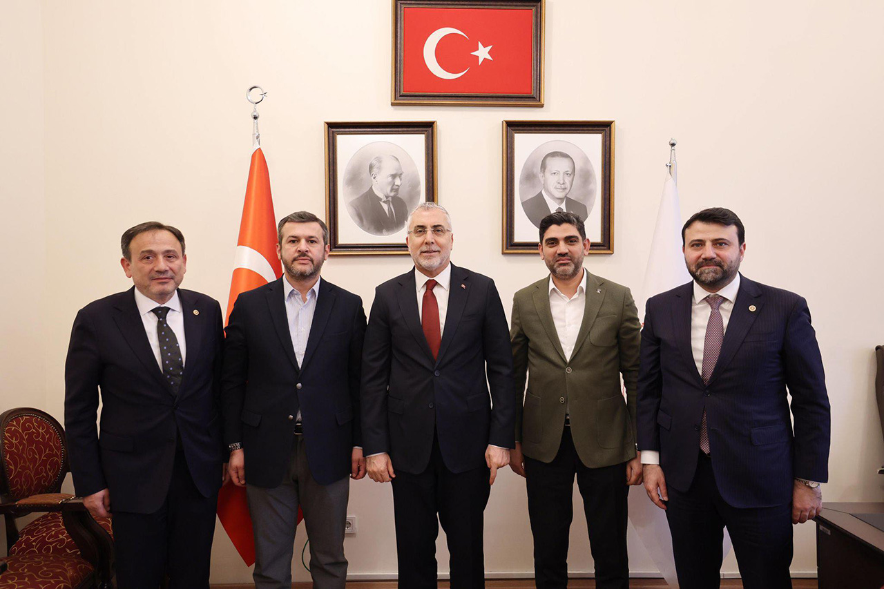 Başkan Çetinkaya, Çalışma ve Sosyal Güvenlik Bakanımız Prof. Dr. Vedat Işıkhan’ı Ziyaret Etti