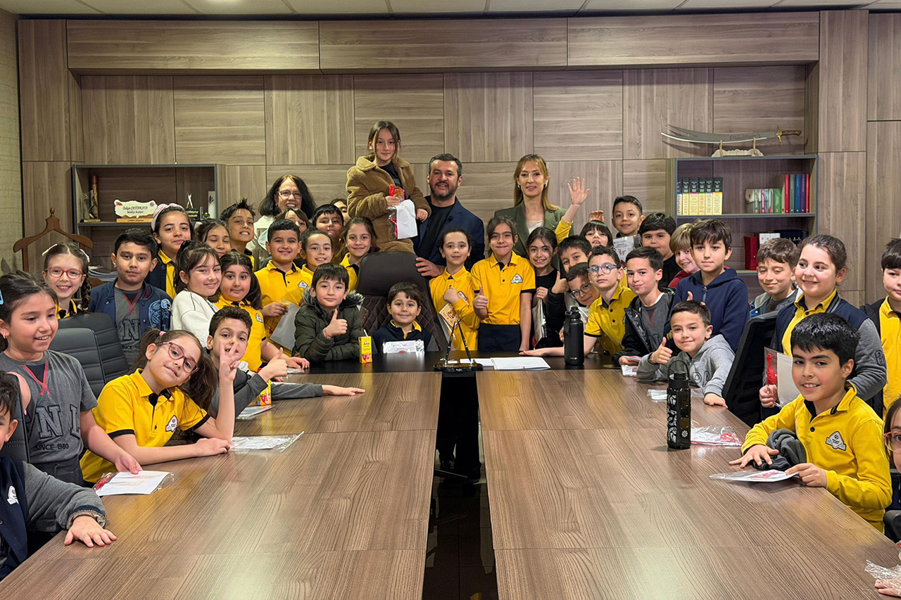 Belediye Binası Çocuk Sesleriyle Şenlendi