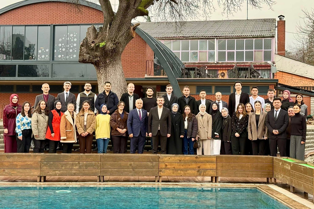 Başkan Çetinkaya Gençlerle Bir Araya Gelmeye Devam Ediyor