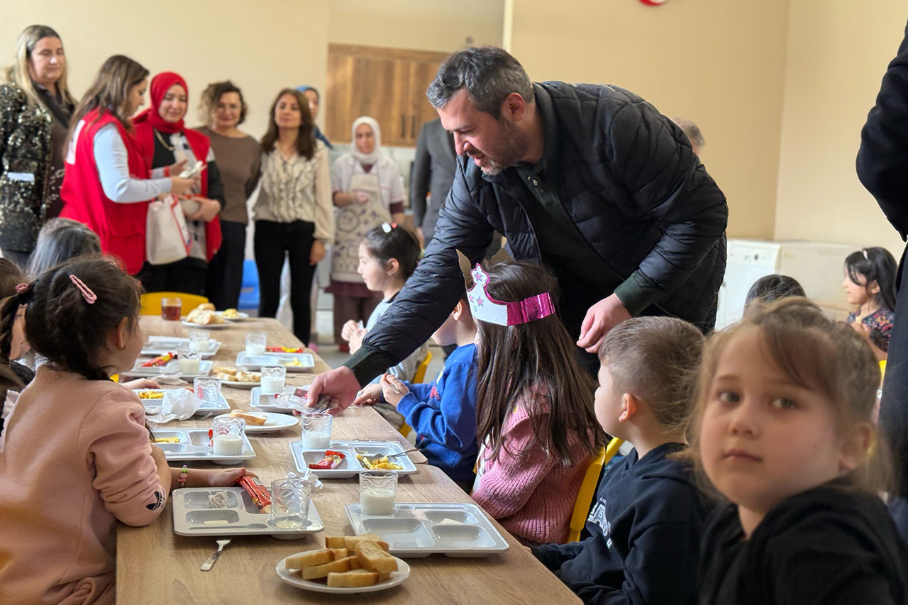 Başkan Çetinkaya Melike Yeşilyurt Anaokulu’nu Ziyaret Etti