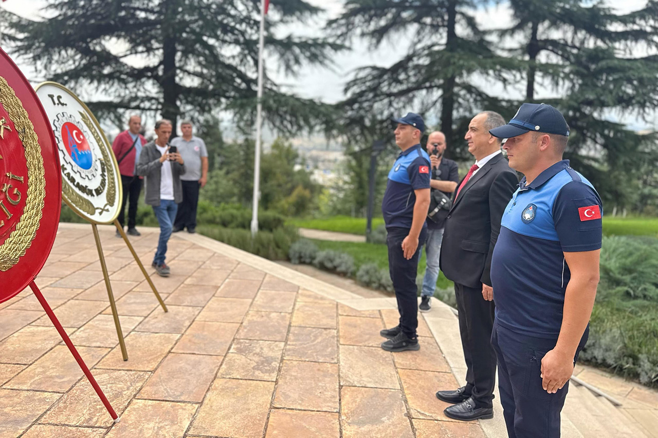 Başkan Yardımcımız Kamil Temel, Gaziler Günü Dolayısıyla Düzenlenen Çelenk Sunma Törenine Katıldı