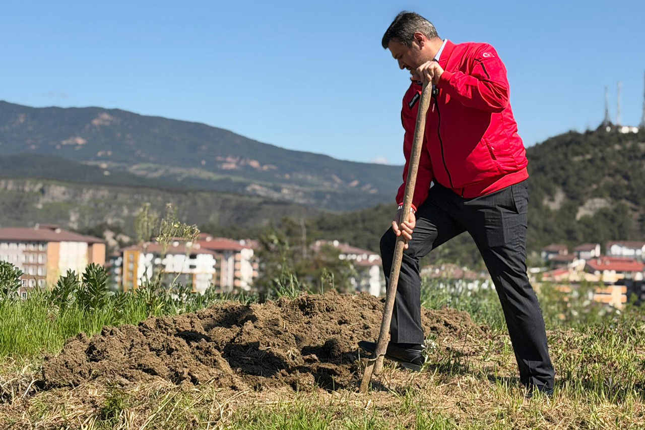 Başkan Çetinkaya Tarla Belledi