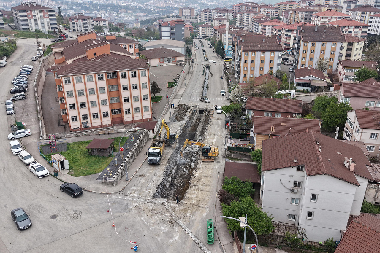 Başkan Çetinkaya Aydınlıkevler Mahallesinin İmarı İçin Kolları Sıvadı