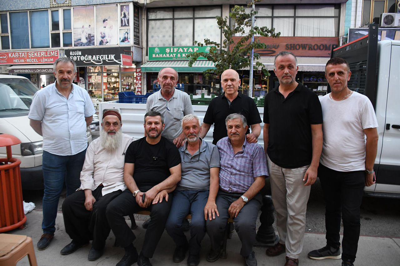 Başkan Çetinkaya Vatandaşları Yerel Esnaftan Alışveriş Yapmaya Davet Etti; 