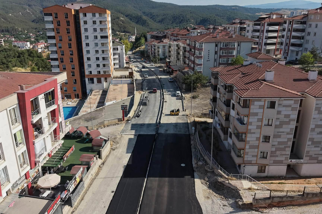 100. Yıl Mahallesi 1010 Nolu Caddemizde Çalışmalar Devam Ediyor