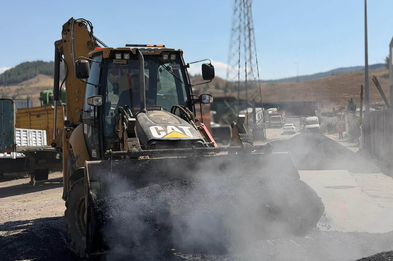Hurdacılar Sitesi’nde Asfalt Yama ve Bakım Çalışmaları Başladı
