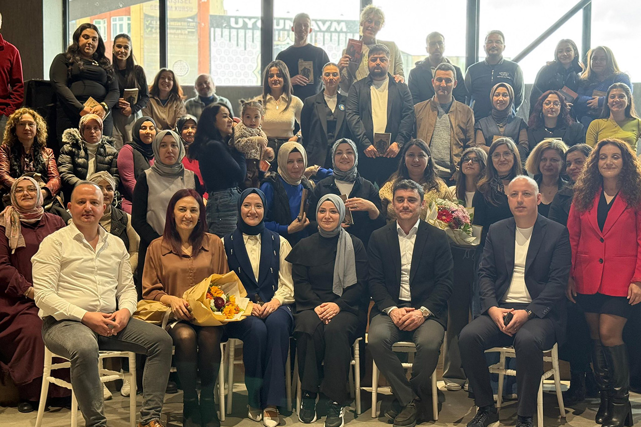 Belediye Sanat Evi’nde Söyleşi & İmza Programı ile 