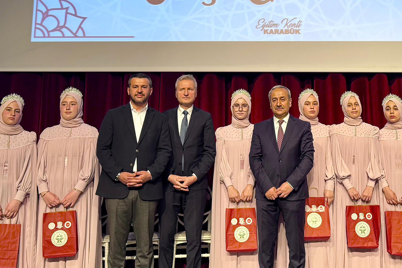 Başkan Çetinkaya, 18 Hafızımız İçin Düzenlenen Hafızlık İcazet Merasimine Katıldı