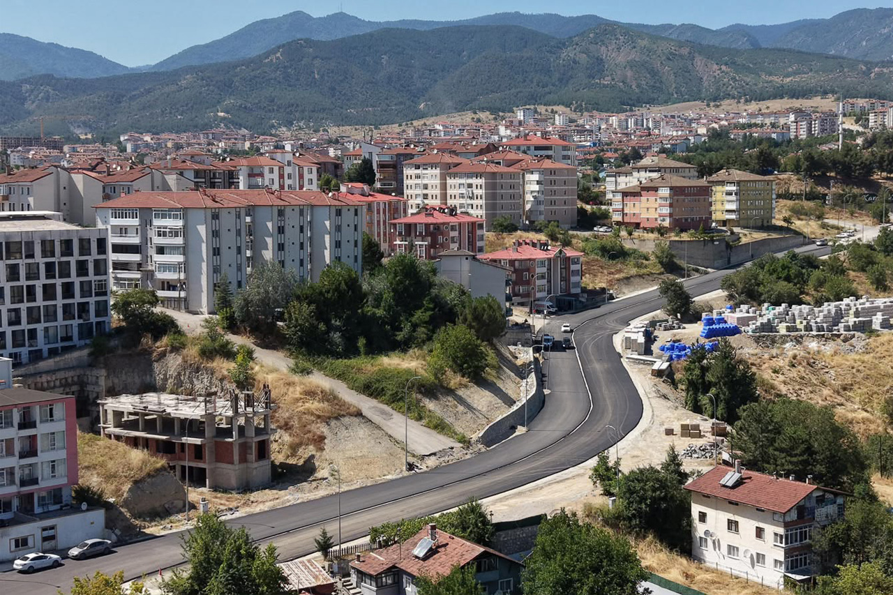 100. Yıl 1010. Cadde Bulvarı'nda Kesintisiz Mesai