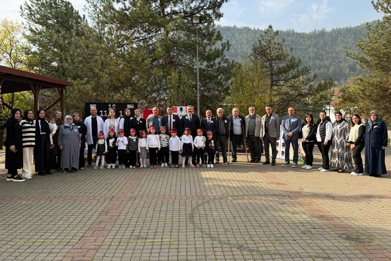 Miniklerden Atatürk’e Anlamlı Anma Programı