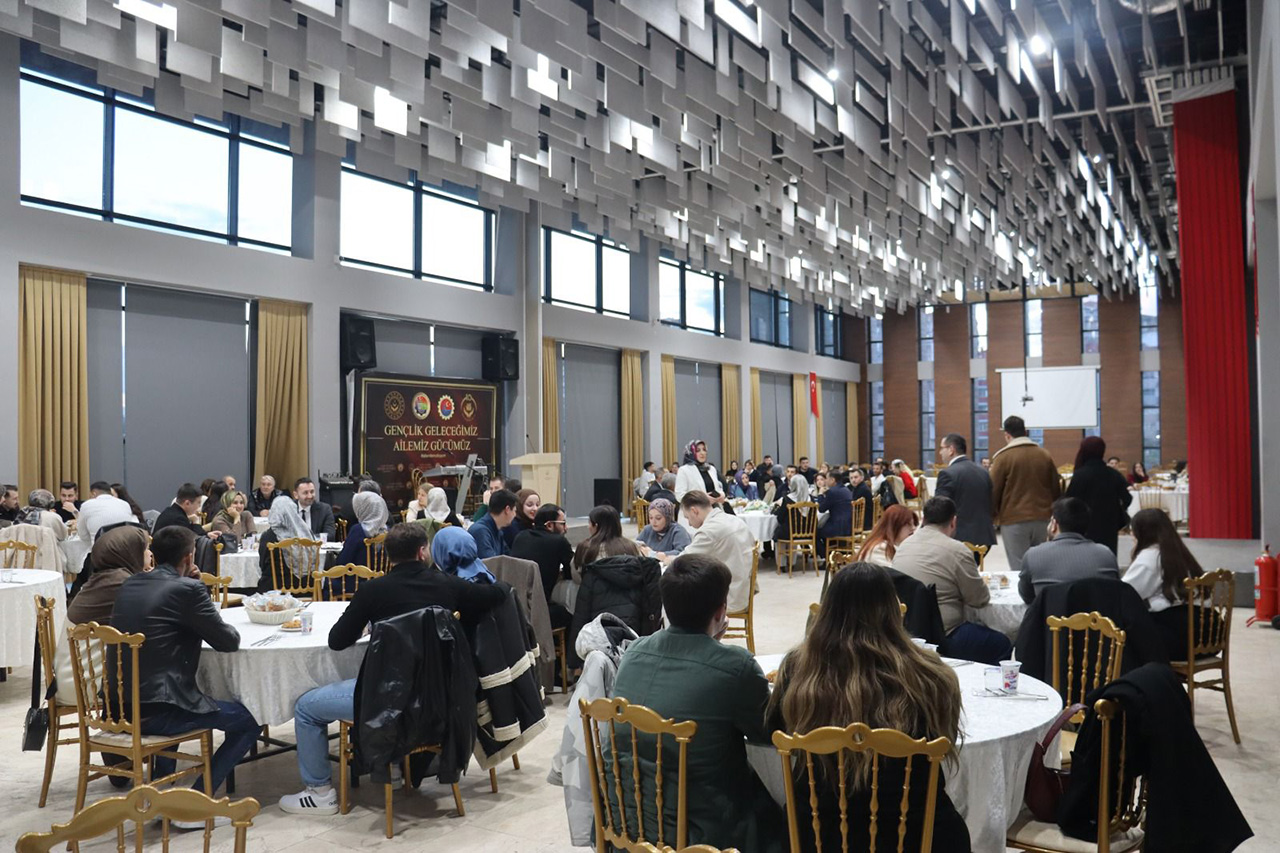 Karabük Belediyesinin Destek Verdiği Projeden Yararlanan Çiftler Yemekte Buluştu