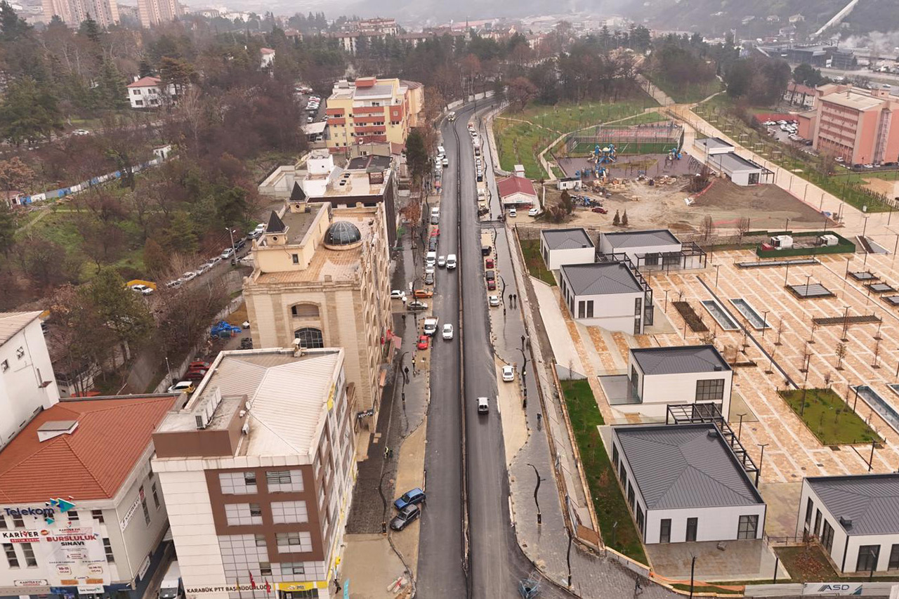 Ömer Lütfü Özaytaç Caddesi Yeniden Trafiğe Açıldı